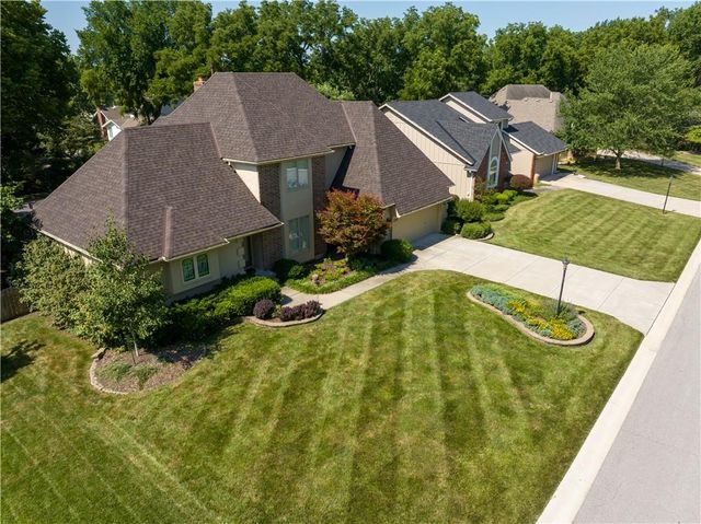 204 Chippewa Lane, Lake Winnebago, MO 64034