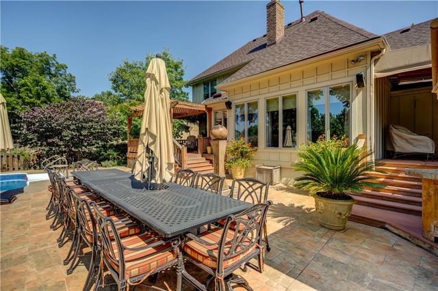 204 Chippewa Lane, Lake Winnebago, MO 64034