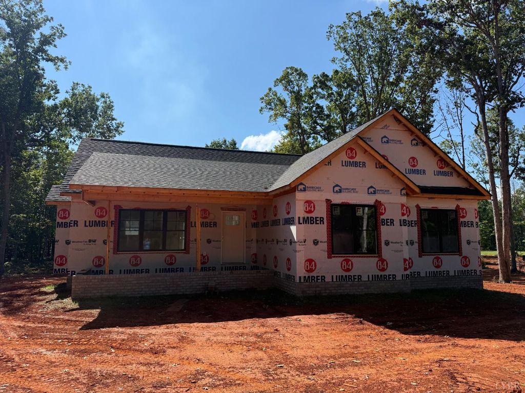 Image 1 of property listing at 2226 Stonewall Road, Concord, VA 24538