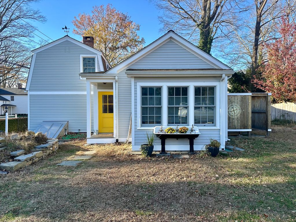 43 Pennywise Lane, Old Saybrook, CT 06475