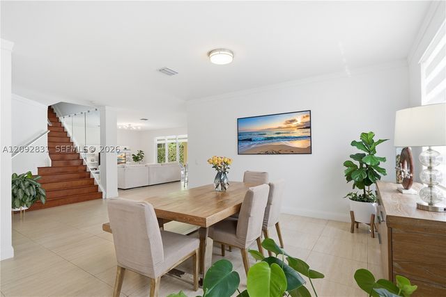 1612 Blue Jay Cir, Weston, FL 33327