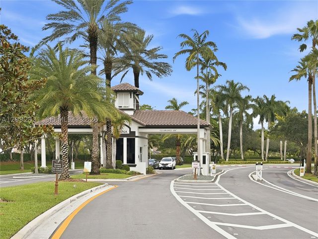 1612 Blue Jay Cir, Weston, FL 33327