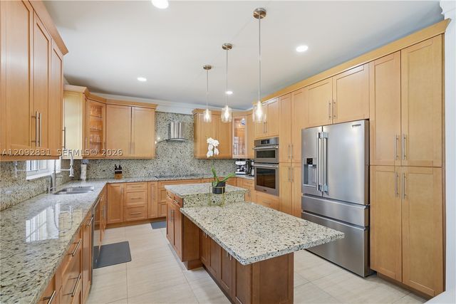 1612 Blue Jay Cir, Weston, FL 33327