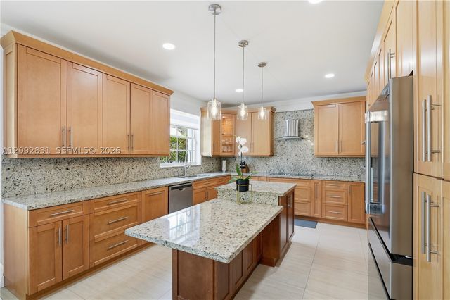 1612 Blue Jay Cir, Weston, FL 33327