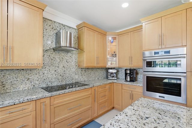 1612 Blue Jay Cir, Weston, FL 33327