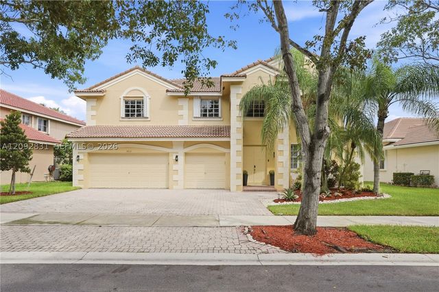 1612 Blue Jay Cir, Weston, FL 33327