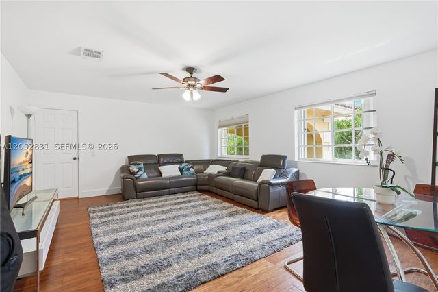 1612 Blue Jay Cir, Weston, FL 33327