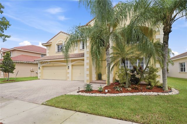1612 Blue Jay Cir, Weston, FL 33327