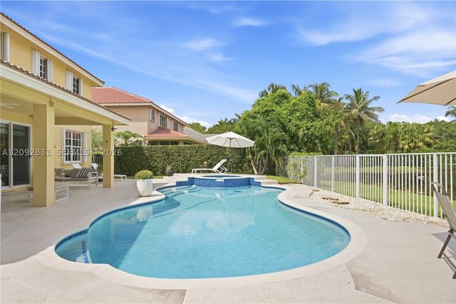 1612 Blue Jay Cir, Weston, FL 33327