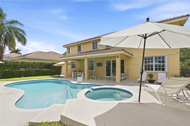 1612 Blue Jay Cir, Weston, FL 33327