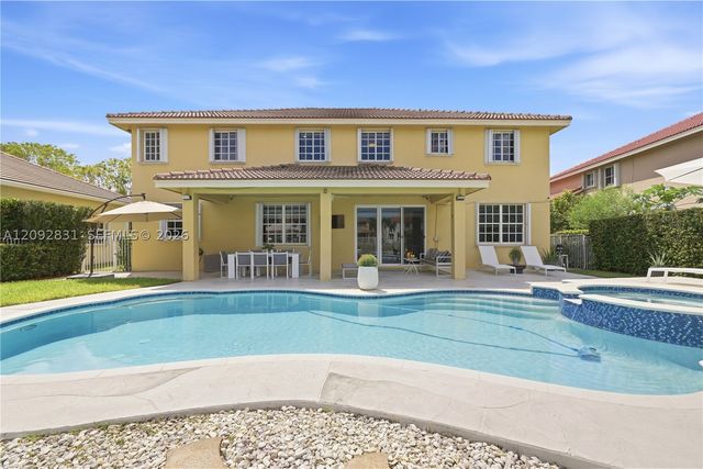 1612 Blue Jay Cir, Weston, FL 33327