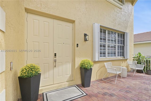 1612 Blue Jay Cir, Weston, FL 33327