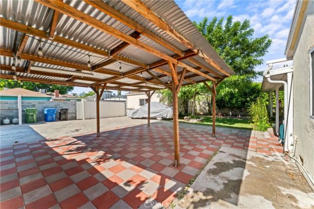 13675 Rayen Street, Arleta, CA 91331