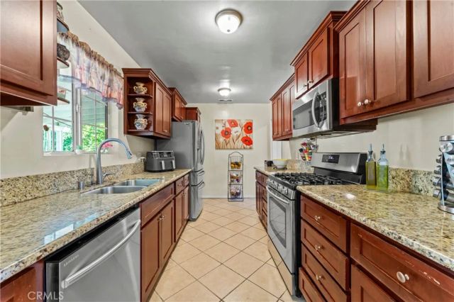 13675 Rayen Street, Arleta, CA 91331