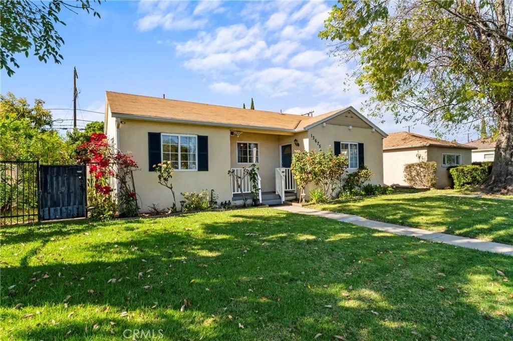 13675 Rayen Street, Arleta, CA 91331