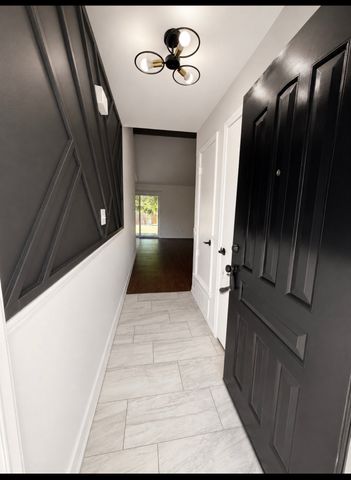 1105 Mapleview Drive, Arlington, TX 76018