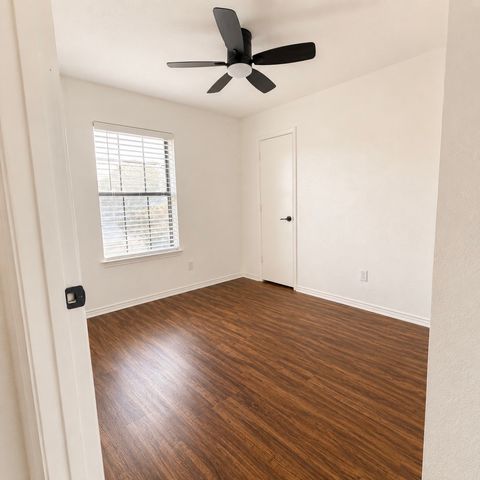 1105 Mapleview Drive, Arlington, TX 76018