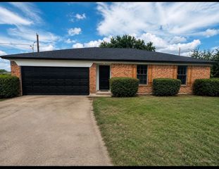 1105 Mapleview Drive, Arlington, TX 76018