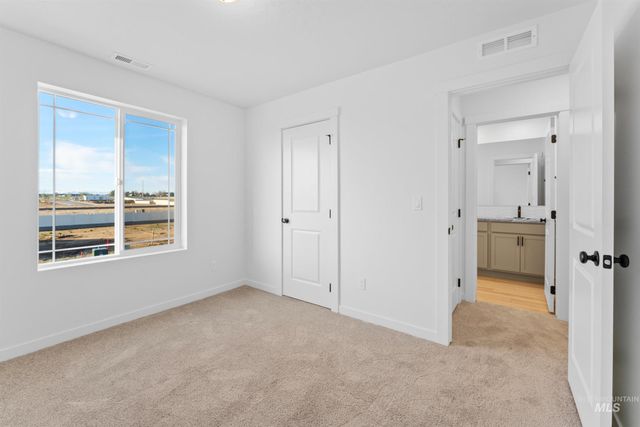 690 N Tessa Ave, Meridian, ID 83642