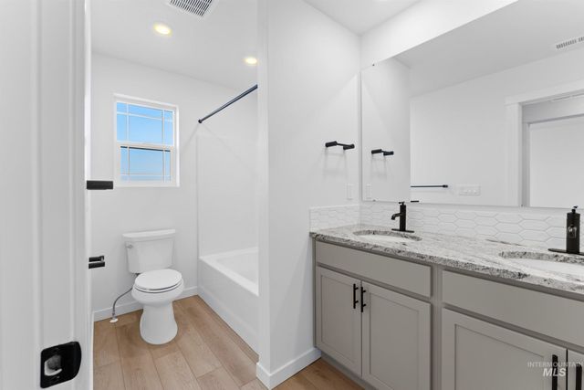 690 N Tessa Ave, Meridian, ID 83642
