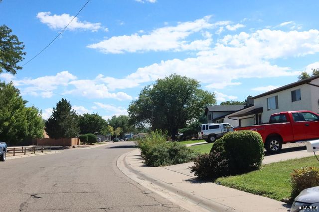 510 Starlite Dr, Pueblo, CO 81005