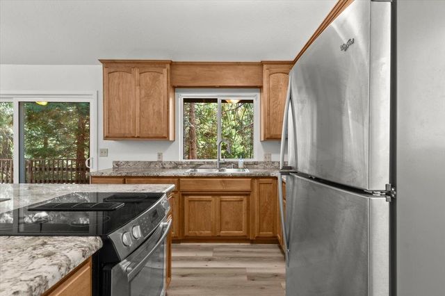 7058 Lakewood Dr, Pollock Pines, CA 95726