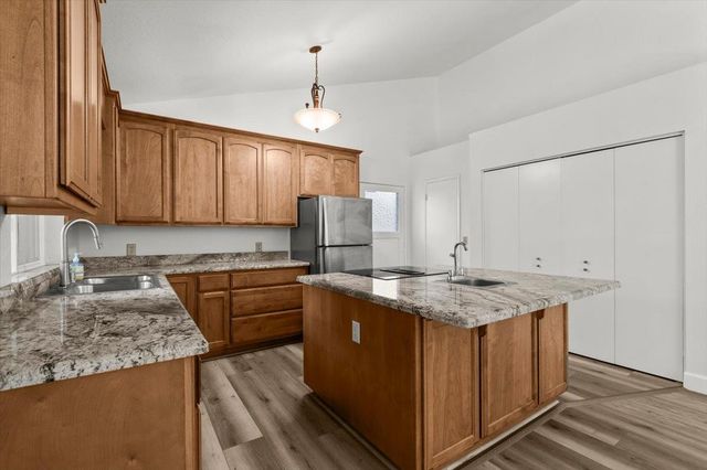 7058 Lakewood Dr, Pollock Pines, CA 95726