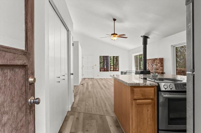 7058 Lakewood Dr, Pollock Pines, CA 95726