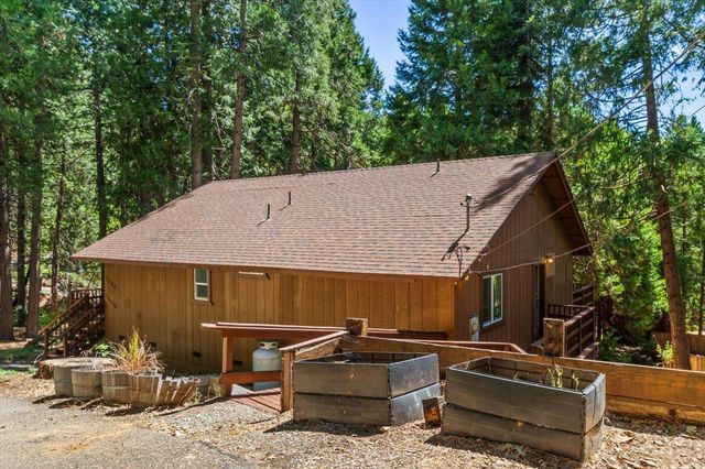 7058 Lakewood Dr, Pollock Pines, CA 95726
