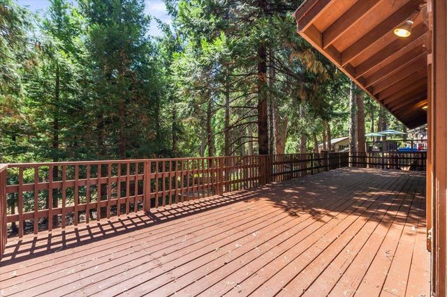 7058 Lakewood Dr, Pollock Pines, CA 95726
