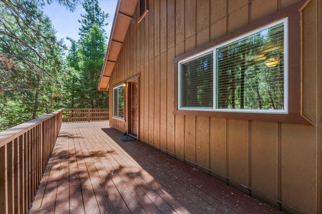 7058 Lakewood Dr, Pollock Pines, CA 95726