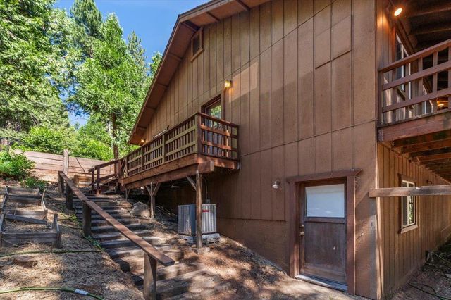 7058 Lakewood Dr, Pollock Pines, CA 95726