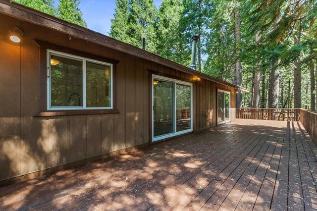 7058 Lakewood Dr, Pollock Pines, CA 95726
