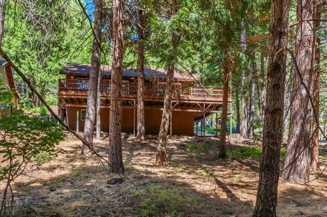 7058 Lakewood Dr, Pollock Pines, CA 95726