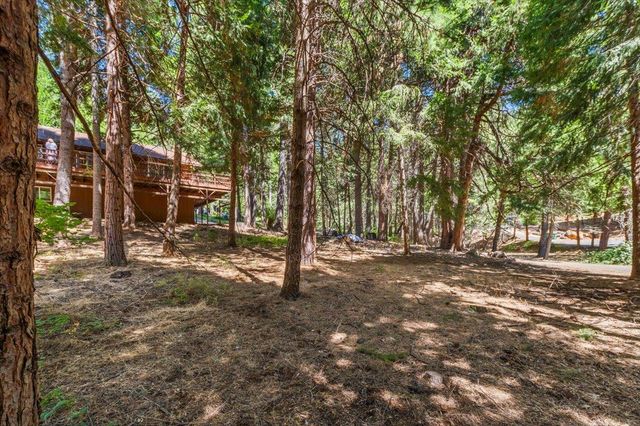 7058 Lakewood Dr, Pollock Pines, CA 95726