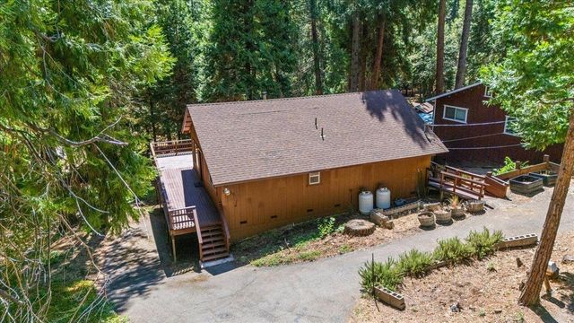 7058 Lakewood Dr, Pollock Pines, CA 95726