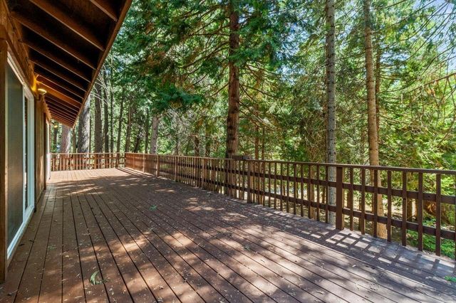 7058 Lakewood Dr, Pollock Pines, CA 95726