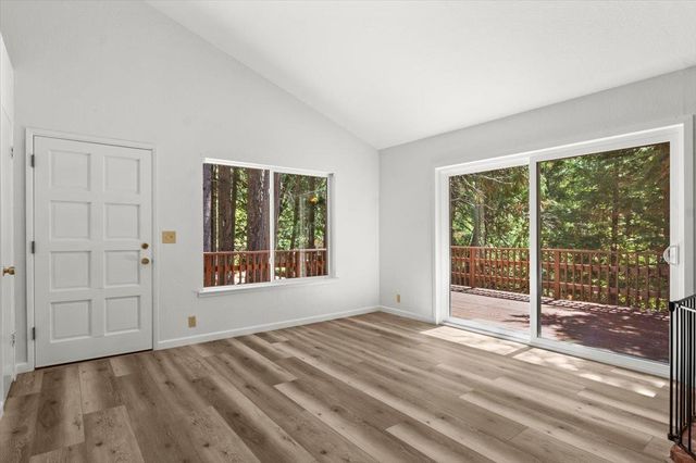 7058 Lakewood Dr, Pollock Pines, CA 95726