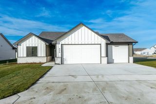 626 Elmwood St, Park City, KS 67147