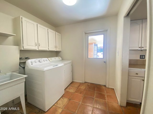 14263 N FOUNTAIN HILLS Boulevard 2, Fountain Hills, AZ 85268