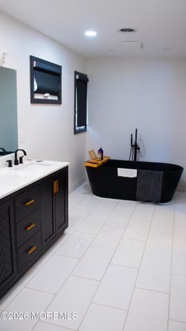 930 Fairview Drive, Toms River, NJ 08753