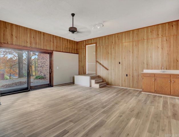 169 San Carlos, Hot Springs, AR 71913