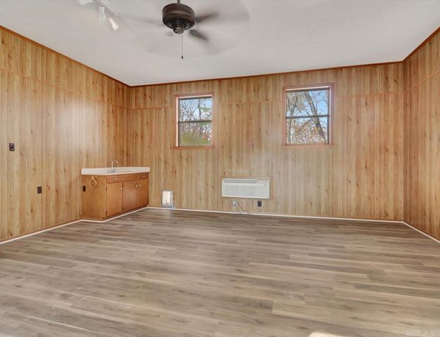 169 San Carlos, Hot Springs, AR 71913