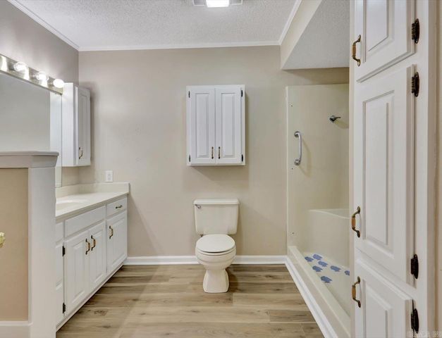 169 San Carlos, Hot Springs, AR 71913