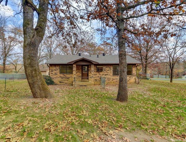 169 San Carlos, Hot Springs, AR 71913