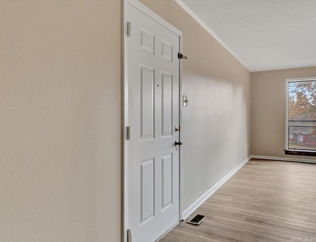 169 San Carlos, Hot Springs, AR 71913