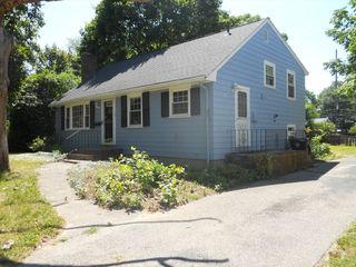 77 Gladstone St, Brockton, MA 02302