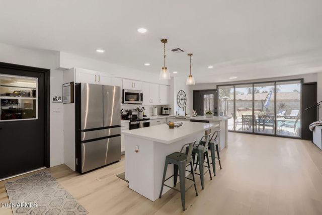 1616 W SACK Drive, Phoenix, AZ 85027