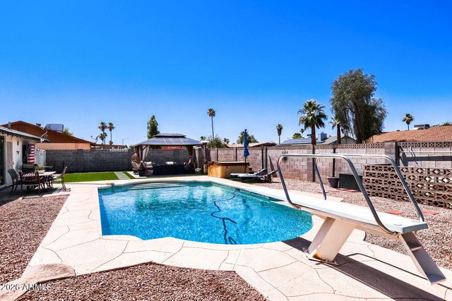 1616 W SACK Drive, Phoenix, AZ 85027