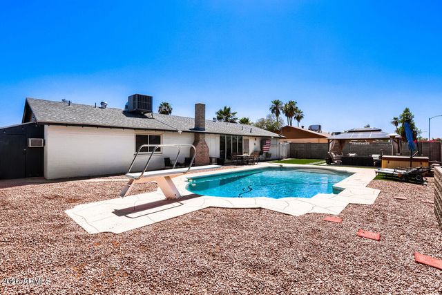 1616 W SACK Drive, Phoenix, AZ 85027